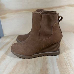 Universal Thread Brown Ankle Boots